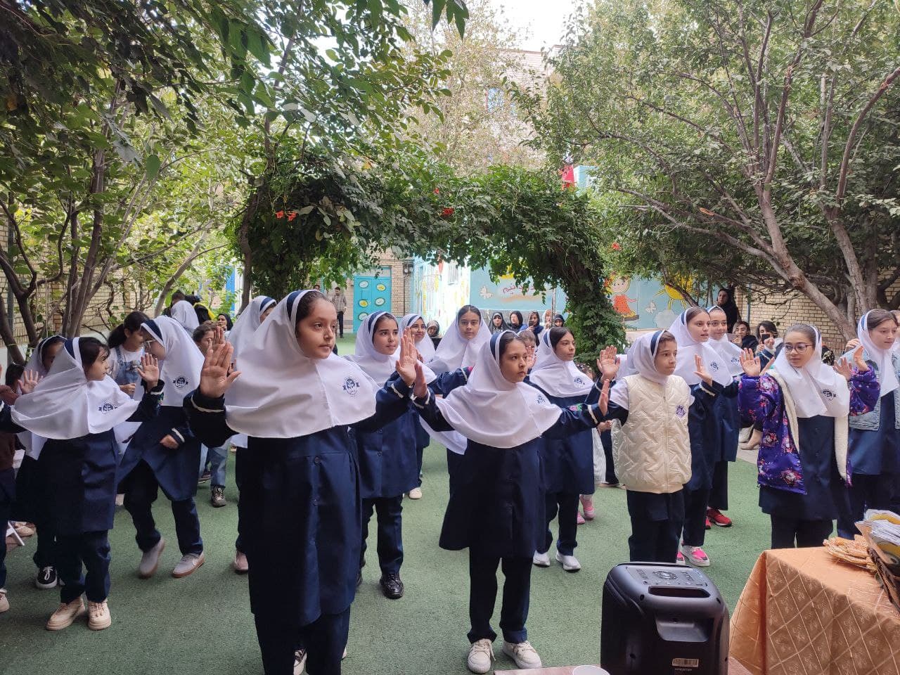 آمادگی و دبستان غیر دولتی دخترانه پویش